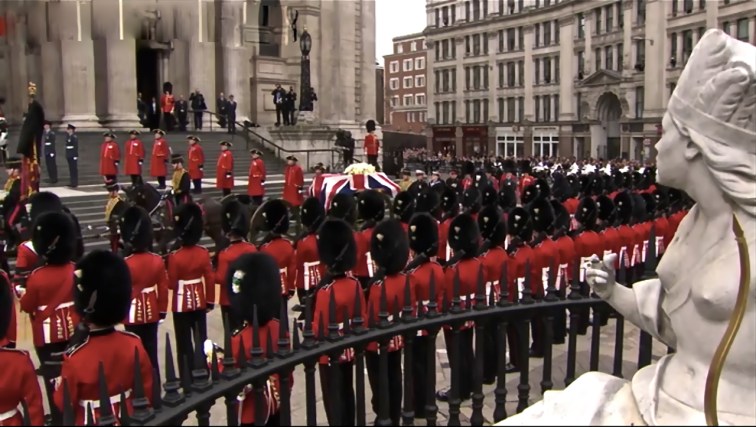 Procession arrives at St. Paul's Catherdral