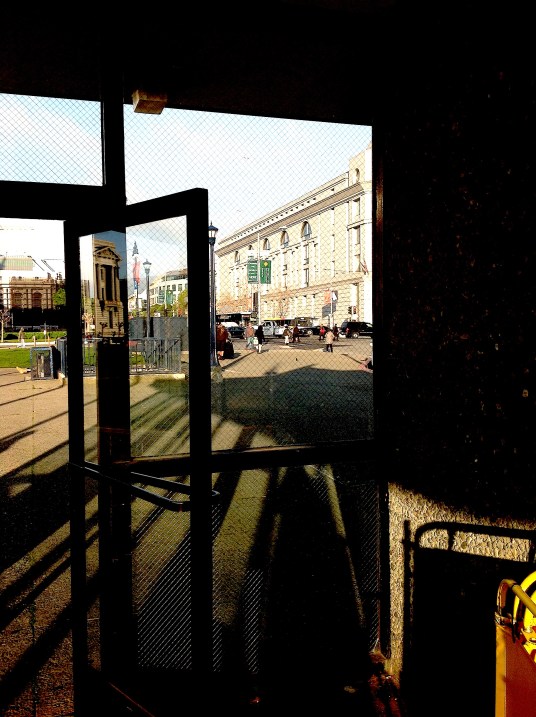 Civic Centre, San Francisco -- a city of steeply rising economic inequality -- photograph: postgutenberg@gmail.com